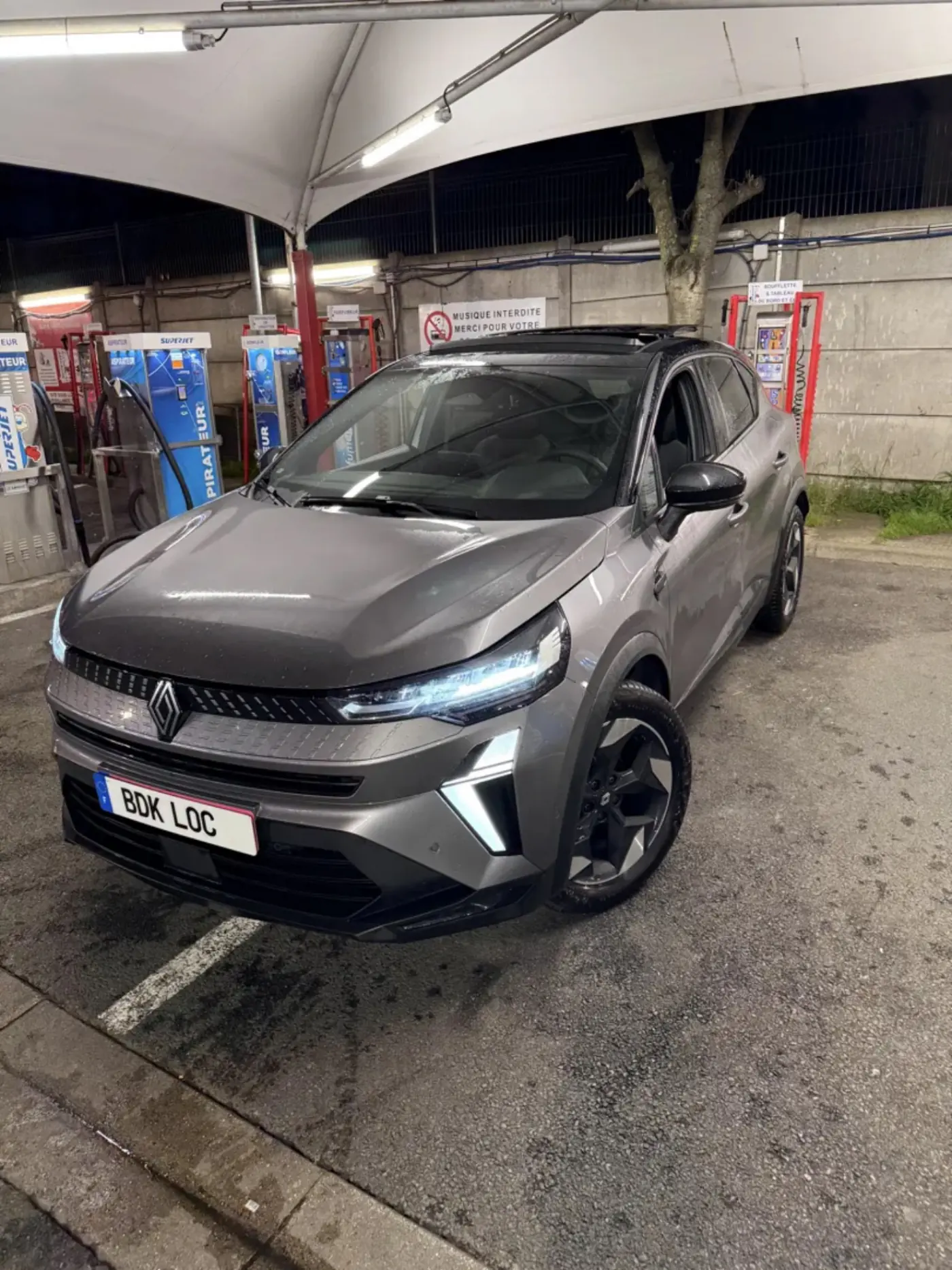 Renault Captur — photo 1